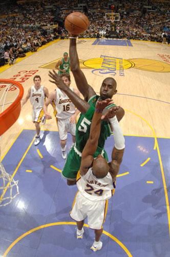 nba总决赛湖人vs凯尔特人_nba总决赛经典对决_nba总决赛巅峰之战