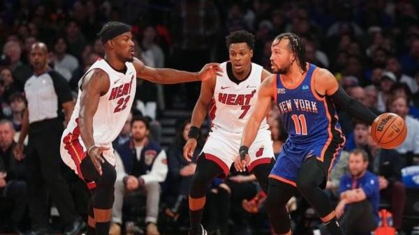 nba热火vs尼克斯_nba东部对决_篮球精彩赛事