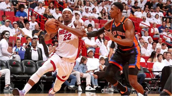 nba热火vs尼克斯_nba东部对决_篮球精彩赛事
