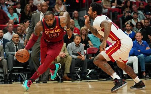 nba热火vs骑士_nba东部对决_精彩篮球赛事