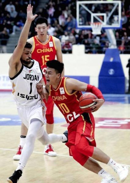 中国男篮和黎巴嫩打架（中国与黎巴嫩男篮冲突全过程）