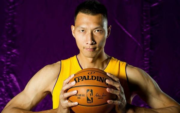 易建联nba十佳球（易建联nba最好的一场比赛）