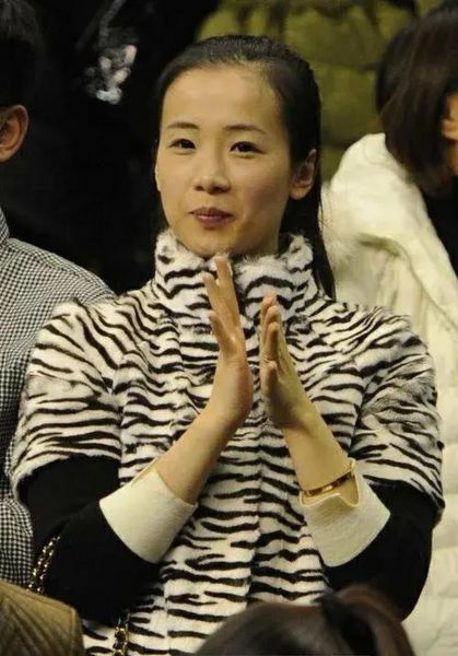 杨鸣老婆唐佳良家境（杨鸣老婆唐佳良资料妻子）