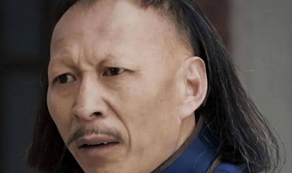 满脸横肉（满脸横肉的面相图片）