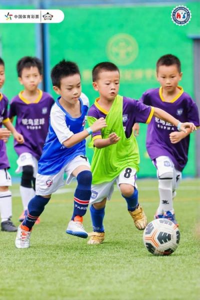 青少年足球赛现“断子绝孙脚”，断子绝孙腿足球