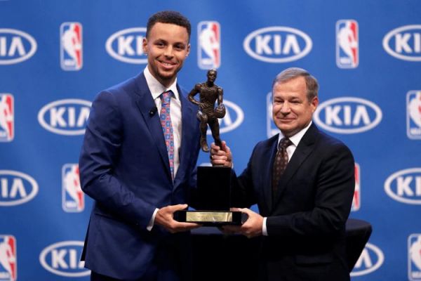 nbamvp奖杯，nbamvp奖杯谁为原型