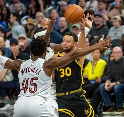 nba勇士对骑士，nba勇士对骑士2016g5