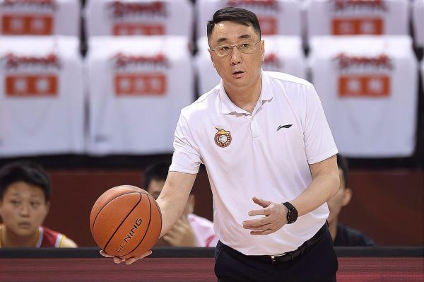 中国男篮国家队主教练，中国男篮国家队主教练宫鲁鸣接任