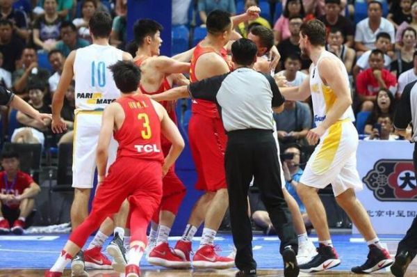 中国男篮打架事件盘点，中国男蓝打架视频