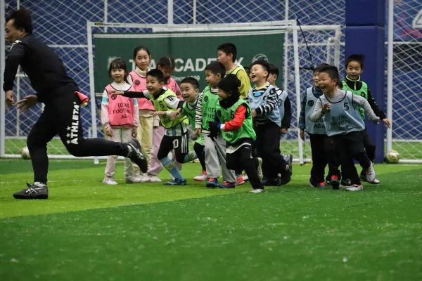 大阪樱花足球俱乐部，大阪樱花足球俱乐部青训教练团队