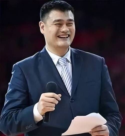 姚明是以什么身份进入名人堂，姚明进入名人堂是谁引荐的