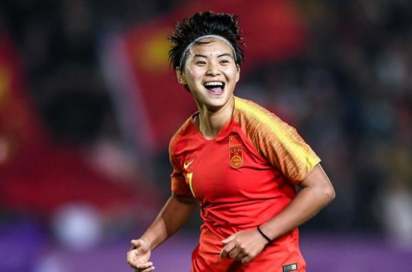 巴黎女足王霜解约，中国女足队员王霜曾效力于法国的哪家俱乐部