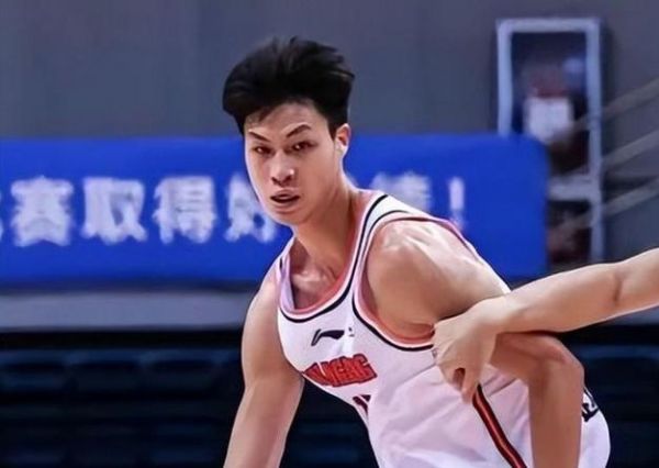 广东男篮二队赵锦洋，广东男蓝赵锦洋
