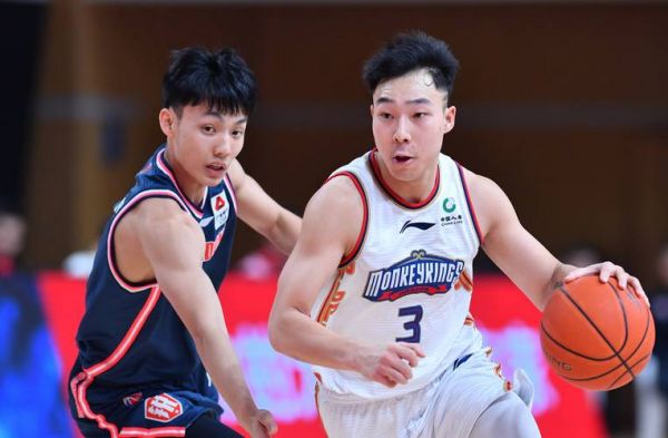 本内特肘击中国男篮球员，本内特肘击中国队员