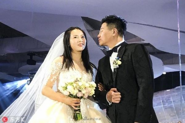 李金羽妻子毕文晴，李金羽妻子毕文晴照片