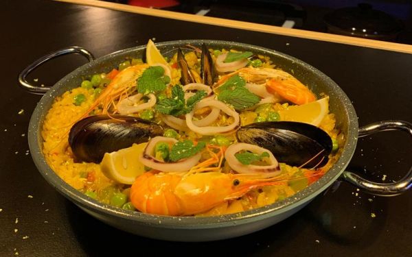 西班牙海鲜饭用什么米，西班牙海鲜饭用什么米做的