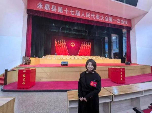 重庆科教频道教育第一线，重庆科教频道教育第一线付黎